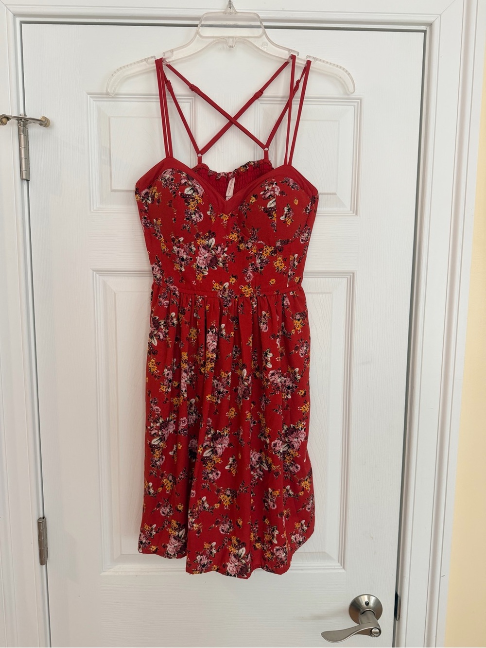 Ladies Size Medium "Xhilaration" Red Floral Crisscross Strap Sundress GUC